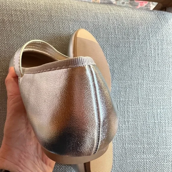 New Madden Girl silver Mary Jane ballet flats - Picture 6 of 9